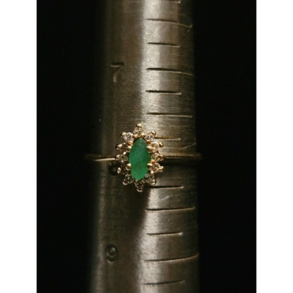 10kt Yellow Gold Diamond Emerald‎ Ring 10k Size 8